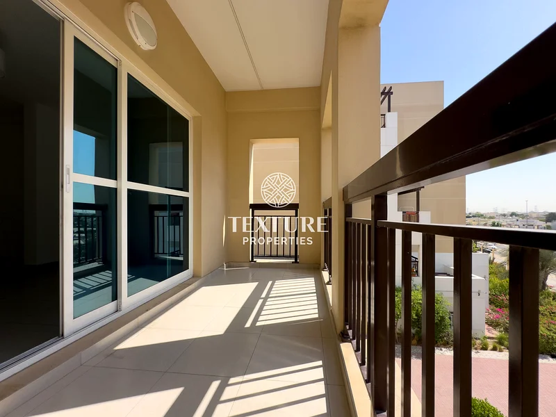 Big 2 BR | Well Maintained | Prime Connectivity63916247917571113
