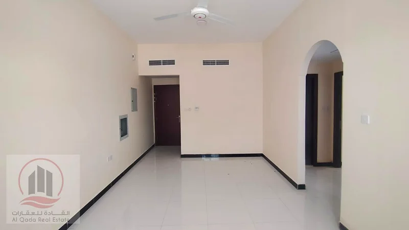 شقة للإيجار السنوي في الجرف 3، غرفتين63714636486659111