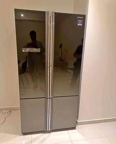 Hitachi Top Fridge, Bottom Freezer – Spacious 4-Door Design
