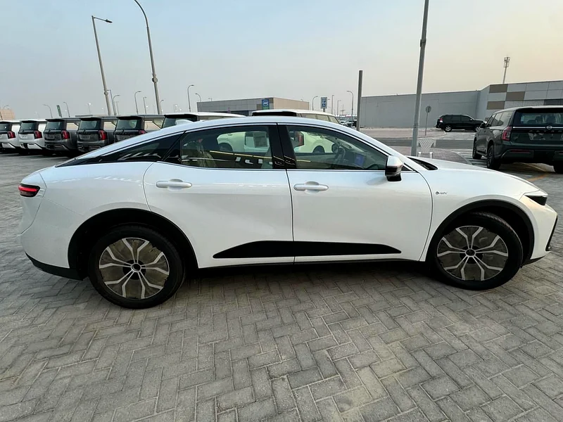 تويوتا كراون 2.5L هايبرد خليجي63402409503105113