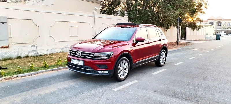 Full Option Reliable GCC AWD Tiguan Sport 4motion with full-service history. Single Expat Owner,633985765635851113