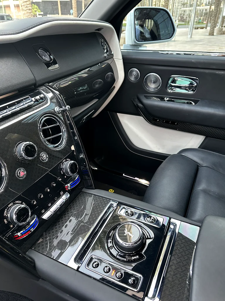 ROLLS ROYCE CULLINAN 2024 - BLACK BADGE WARRANTY+ SERVICE CONTRACT63398532088706111