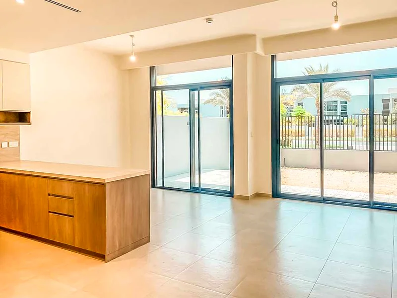 SINGLE ROW|CLOSE TO POOL N PARK |PRIME LOCATION63733044171522110