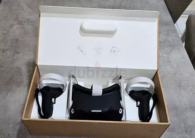 Oculas Quest 2 with a  protective silicon case and the original box (negotiable)