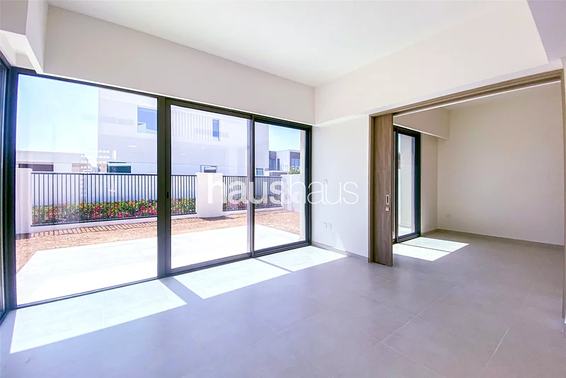 Close to Pool | Single Row | Green Belt Backing63954729311619112