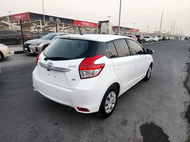 YASRIS 2015 GCC SE FREE ACCDENT VERY CLEAN IN SIDE AND OUT SIDE 100%63401315589889114