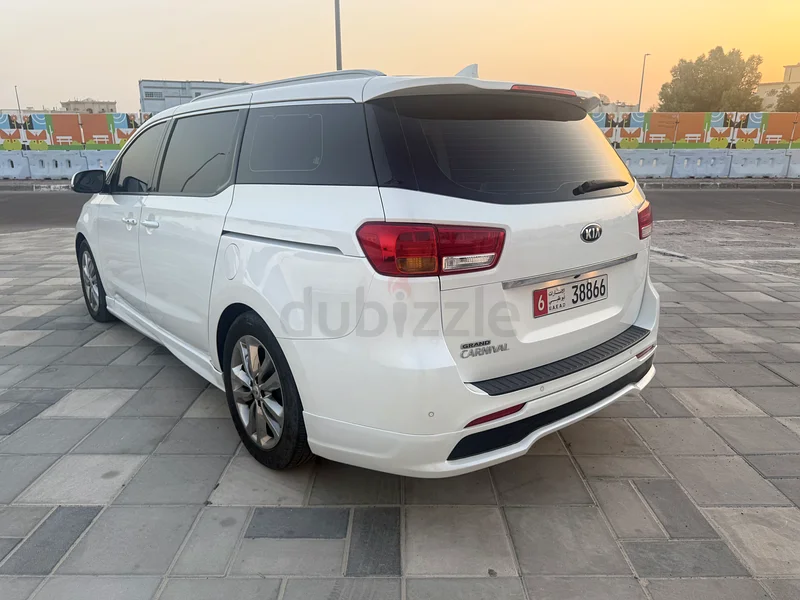 Kia Gulf Carnival, the peak of cleanliness, no incidents, one owner63398625971459113