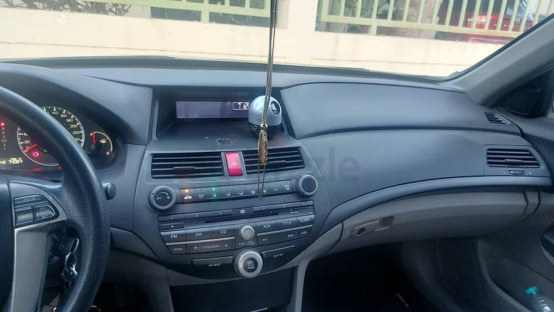 هوندا أكورد LX 200963398544823810111