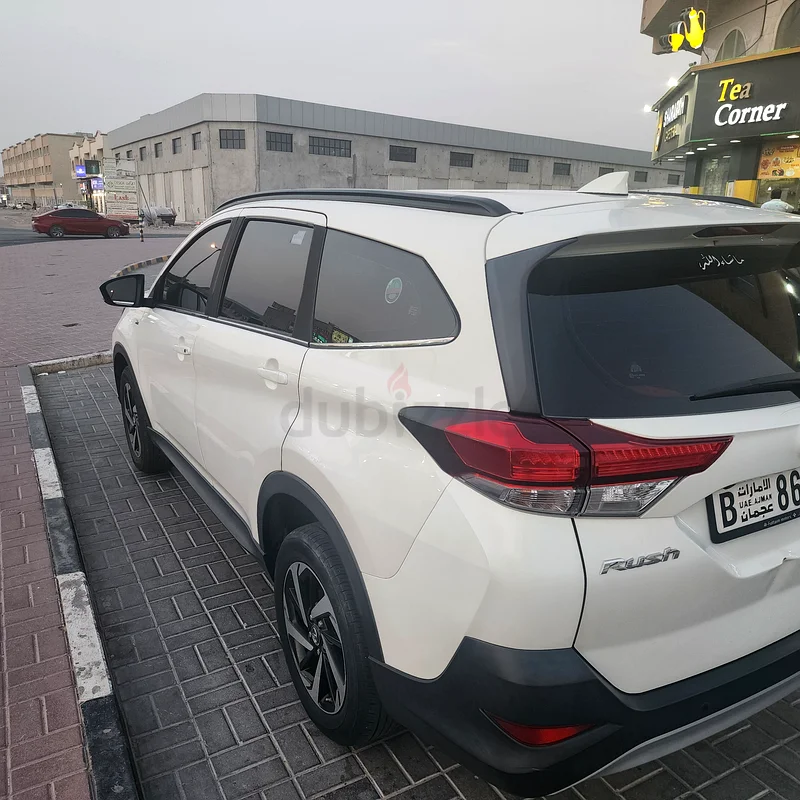 2022 Toyota Rush fully agency maintained in excellent condition63399943609986113