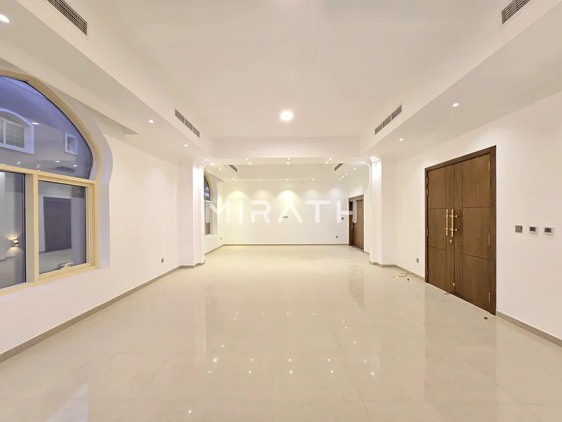 فيلا مكونة من 4 غرف نوم واسعة | موقع متميز63743216663939111