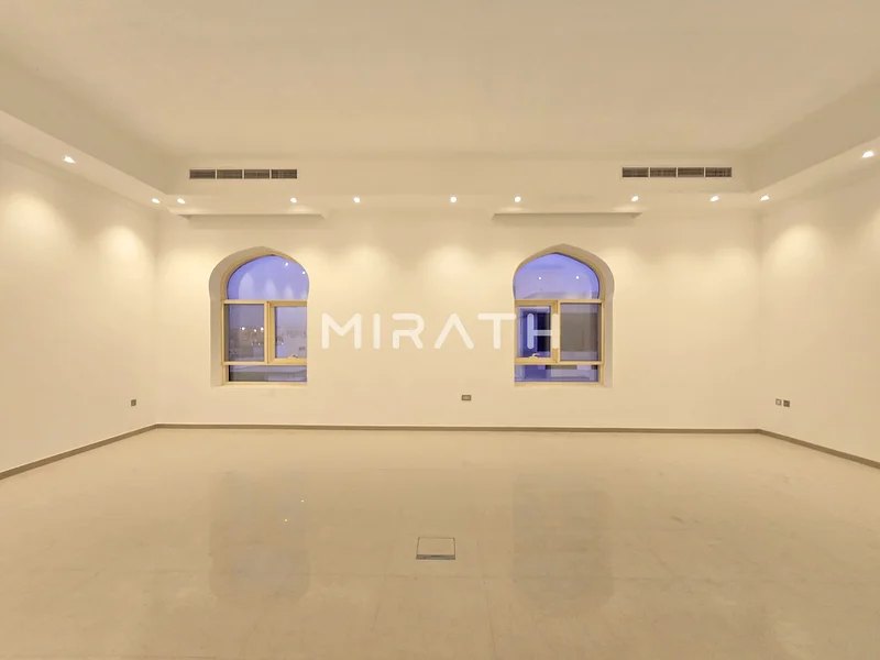 فيلا مكونة من 4 غرف نوم واسعة | موقع متميز63743216663939112