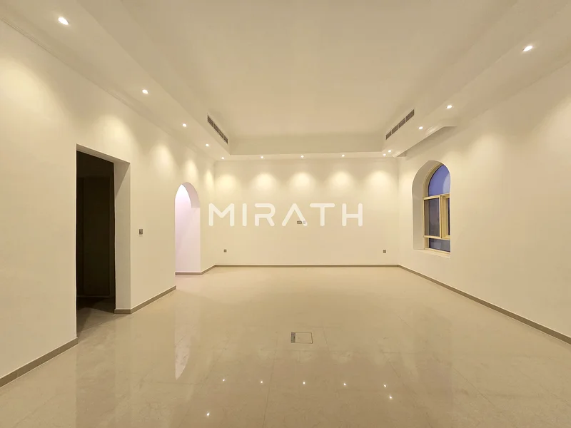 فيلا مكونة من 4 غرف نوم واسعة | موقع متميز63743216663939114
