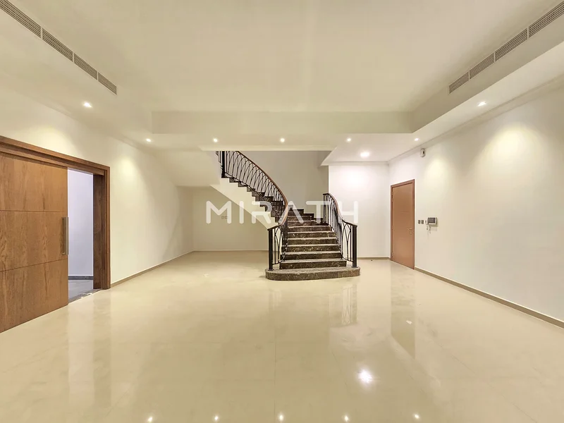فيلا مكونة من 4 غرف نوم واسعة | موقع متميز63743216663939110