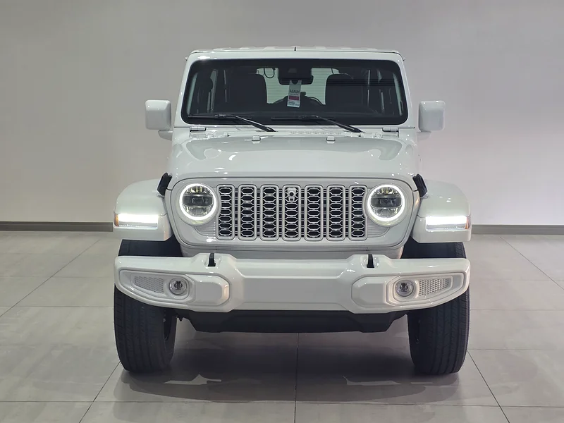 Get offer Now !! Jeep Sahara 4doors white  edition 202563398600615938111