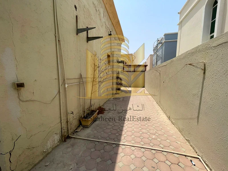 فيلاان للبيع في الروضة 3، عجمان63878297664129113