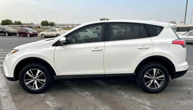 2018 Toyota RAV4 V4 Full Option Push Start - Power Seats - Leather Seats - Rearview Camera -63401306591618114