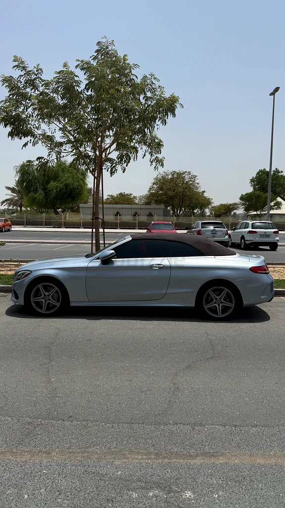 Mercedes-Benz C300 Convertible - drive Dubai in style - perfect condition63613133740418112