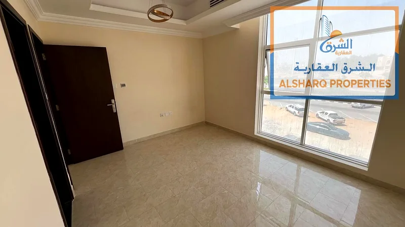 شقة جديدة، واحدة من أكثر الشقق فخامة في الروضة 1، عجمان، مكونة من غرفتين وصالة، وحمامين، وشرفة، للإيجار السنوي63721988112131113