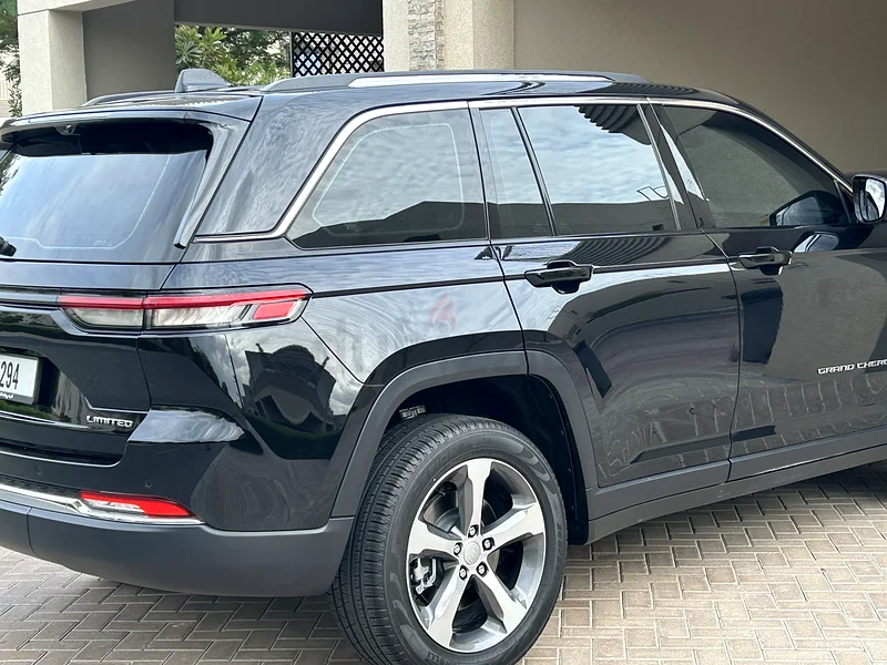 Like new Jeep Grand Cherokee, just in time for school63398605217923112