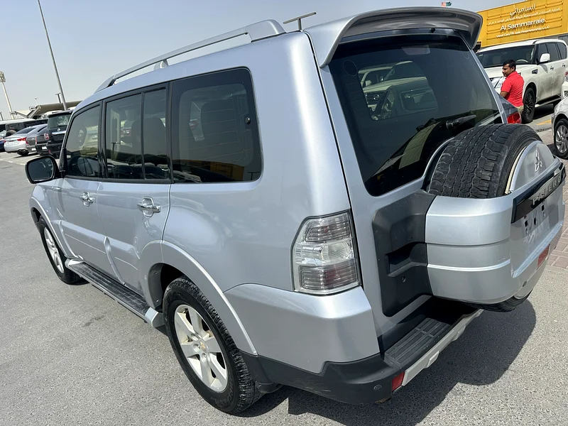 Mitsubishi Pajero 2008 full option 3.8 silver color GCZC63398585310338113
