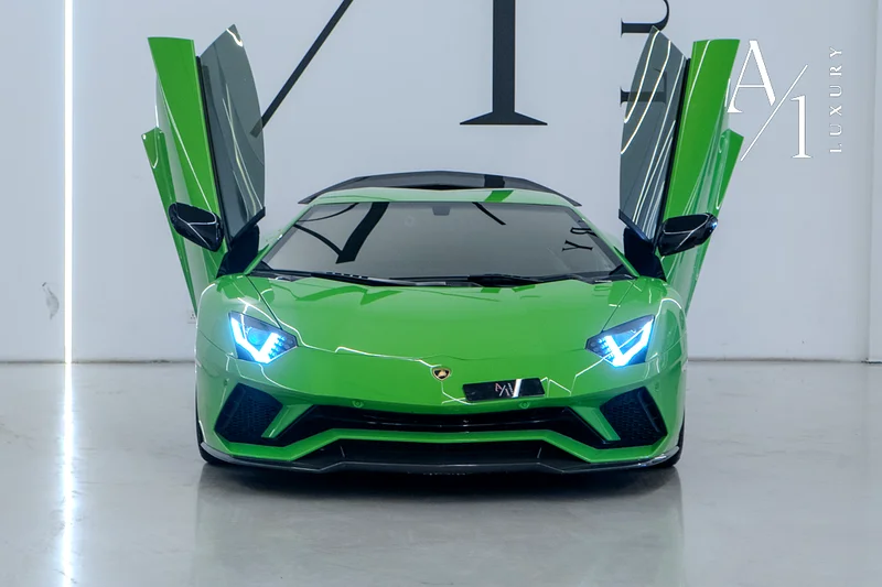 2017 Lamborghini Aventador S, Carbon Fiber Package, Special Color, Very Low Kms, 730HP63490820240001111