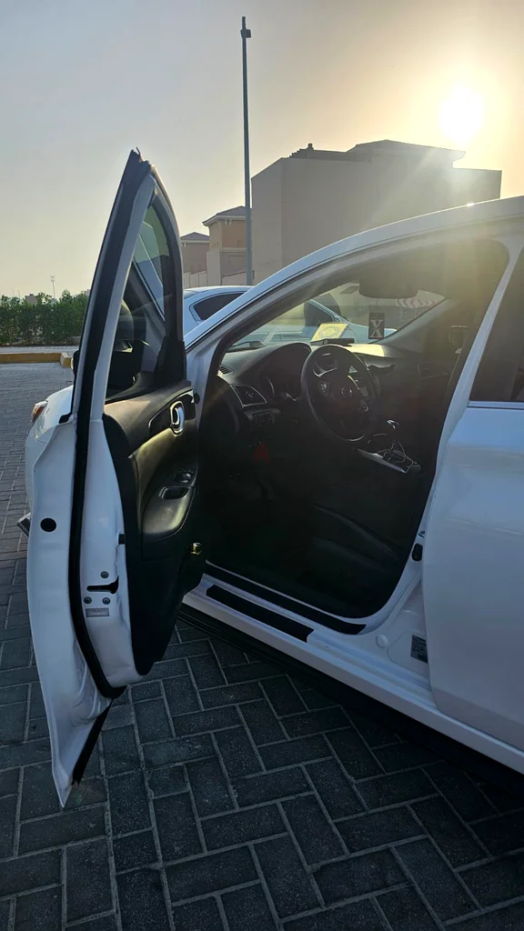 Nissan Sentra 2017 SL  
Mileage: 131,000 kilometers63412538336515111
