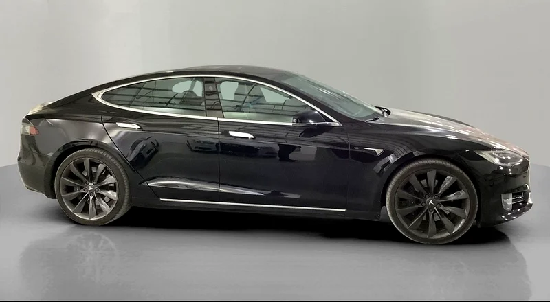 TESLA MODEL S 100 D GCC 2018 Under Warranty63398471423491112