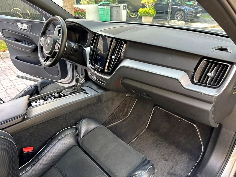 Fast Sale! Family car Volvo XC60 in great condition, agency history, GCC!63398487320579114