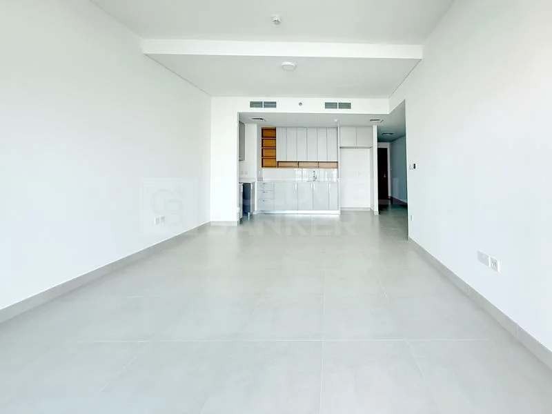 منظر كامل على الماء | جديد بالكامل | جاهز للانتقال64026368463107111