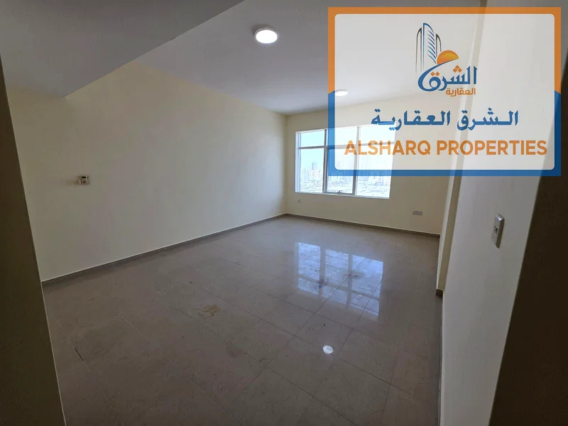 شقة للايجار السنوي في برج هورايزون، 22,000 درهم إماراتي على 4 أقساط، مساحة كبيرة جداً، تخطيط ممتاز صيانة من قبل المالك، نظام تكييف مركزي وتدفئة63722544146563111