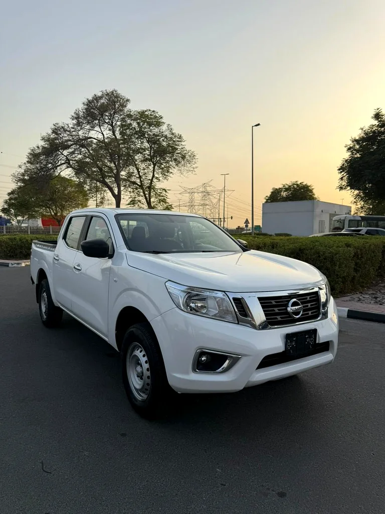 Nissan Navara SE 2022 Gcc Specs 2WD Automatic transmission63399958967043112
