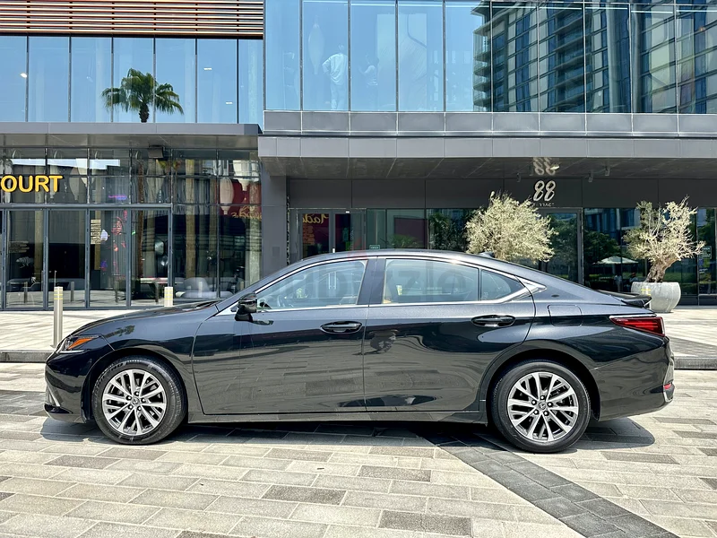 Lexus ES 300 / HYBRID / GCC63406918227587112