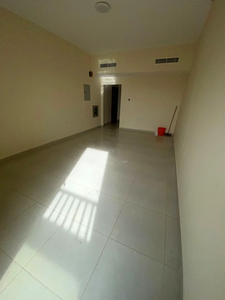 Al-Jarf 2, 2 rooms, a hall, 3 bathrooms, 2 balconies, central gas, second inhabitant, 45 thousand63712336358145111