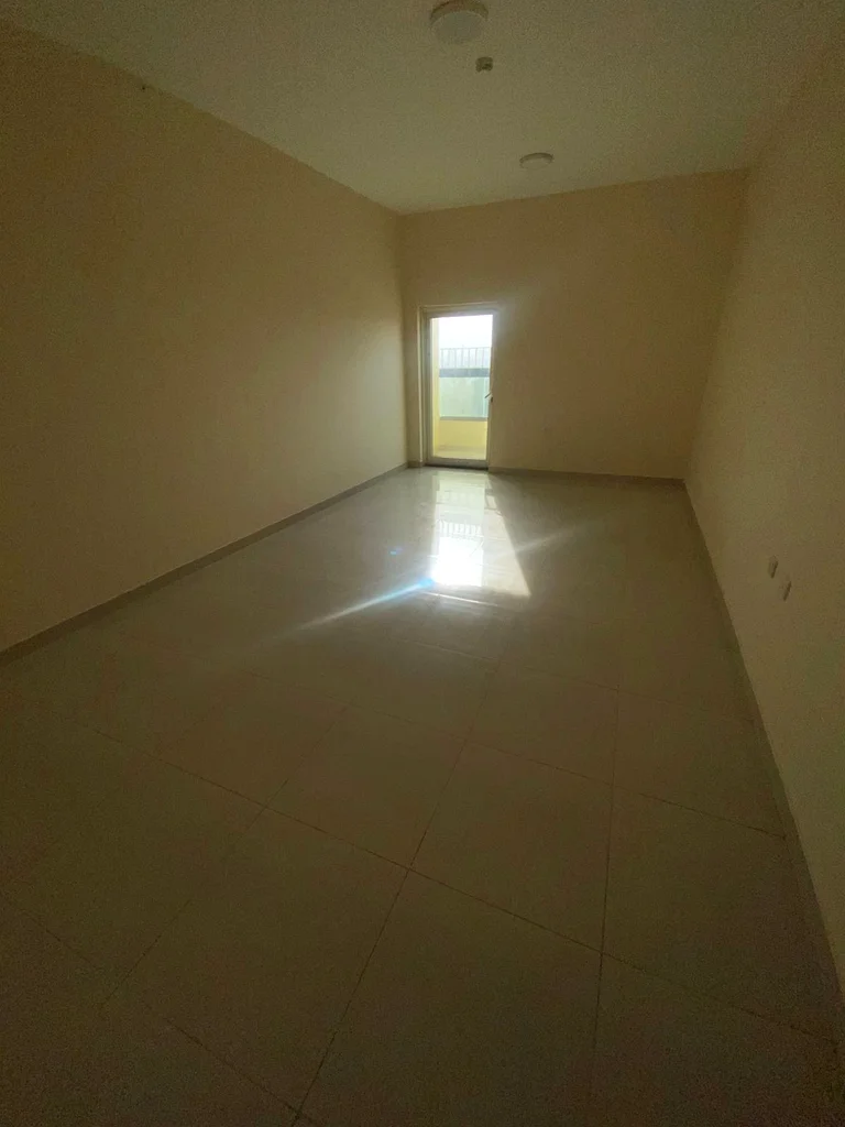 Al-Jarf 2, 2 rooms, a hall, 3 bathrooms, 2 balconies, central gas, second inhabitant, 45 thousand63712336358145110