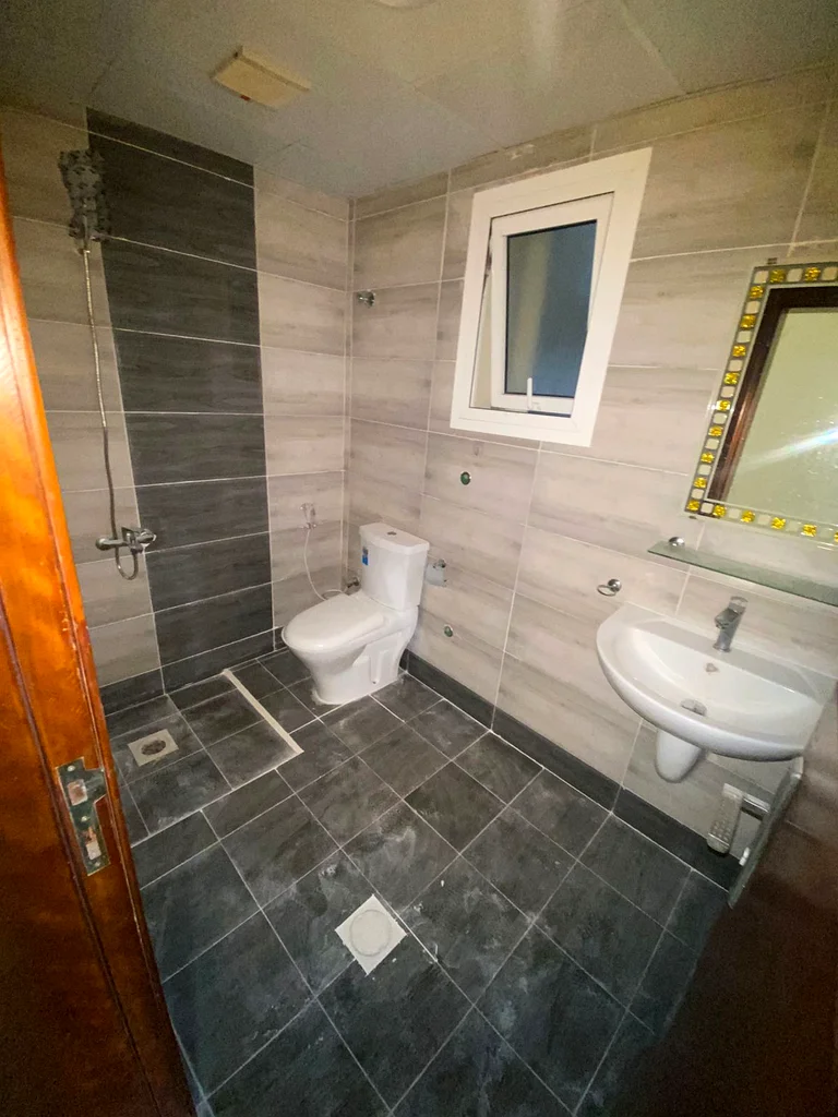 Al-Jarf 2, 2 rooms, a hall, 3 bathrooms, 2 balconies, central gas, second inhabitant, 45 thousand63712336358145112