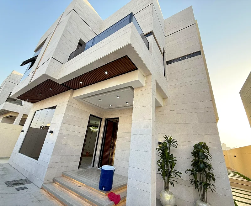 Villa for sale directly from the owner, price inclusive of registration and ownership fees, with a private pool, ready for occupancy in the most upsca63910094491521112