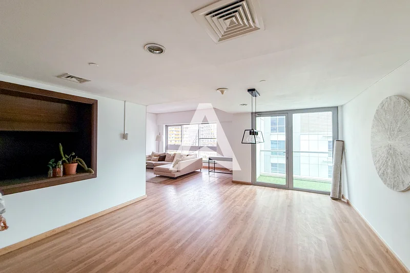 Spacious 3BR | Vastu Compliant| Partially Upgraded63793188177026113