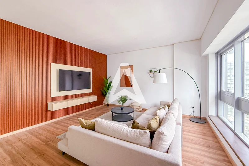 Spacious 3BR | Vastu Compliant| Partially Upgraded63793188177026110