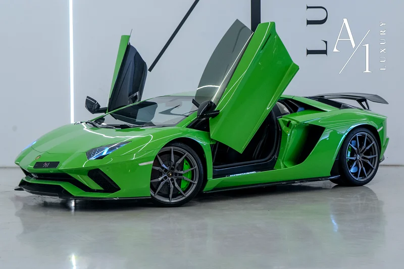 2017 Lamborghini Aventador S, Carbon Fiber Package, Special Color, Very Low Kms, 730HP63490820240001110