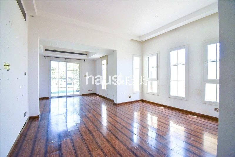 Best priced 2E | Corner plot | Vacant63922512696195112