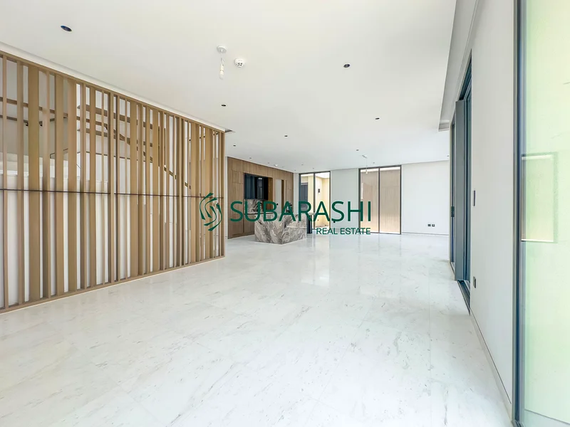 Extended Lounge | Close To Pool | Vacant Now63735585093249111
