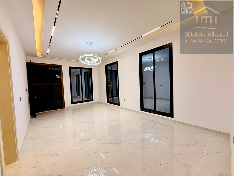 فيلا للبيع في عجمان، منطقة الحليو 1، مقابل جميع الخدمات على شارع الشيخ محمد بن زايد، ملكية حرة لجميع الجنسيات63893559739139113