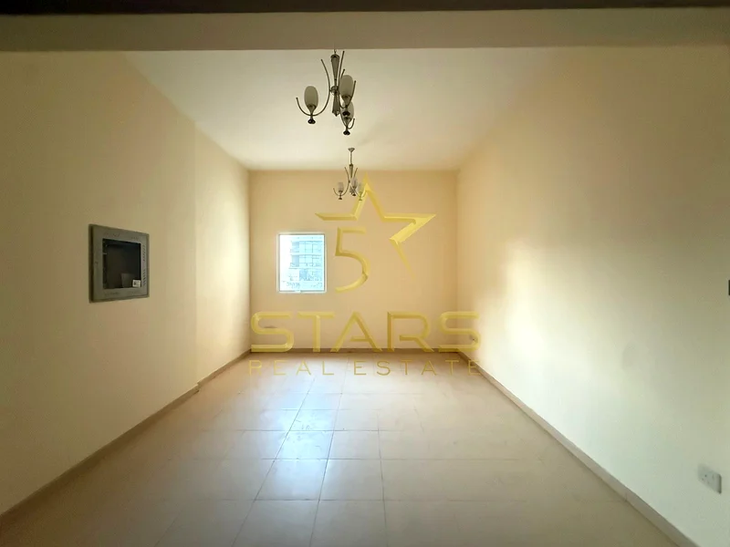 شاغرة | تخطيط واسع | موقع متميز63805480562306111