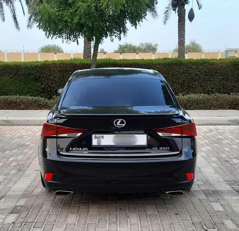LEXUS IS350 Platinum 2017 GCC | No Paint | Full Service History63398643993730114