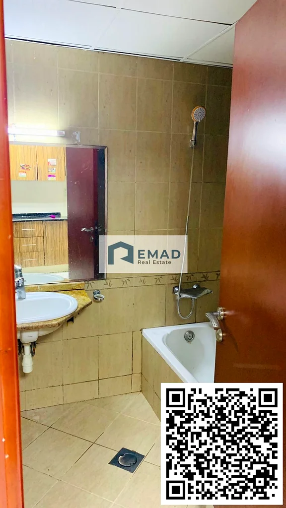 شقة بحجم كبير مع موقف سيارات - 690 قدم مربع في أبراج فالكون63885988072578113