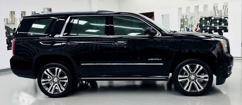 Only 20k KM Denali… original paint… full service history… same as new63398502000003114