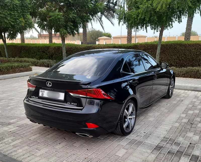 LEXUS IS350 Platinum 2017 GCC | No Paint | Full Service History63398643993730113