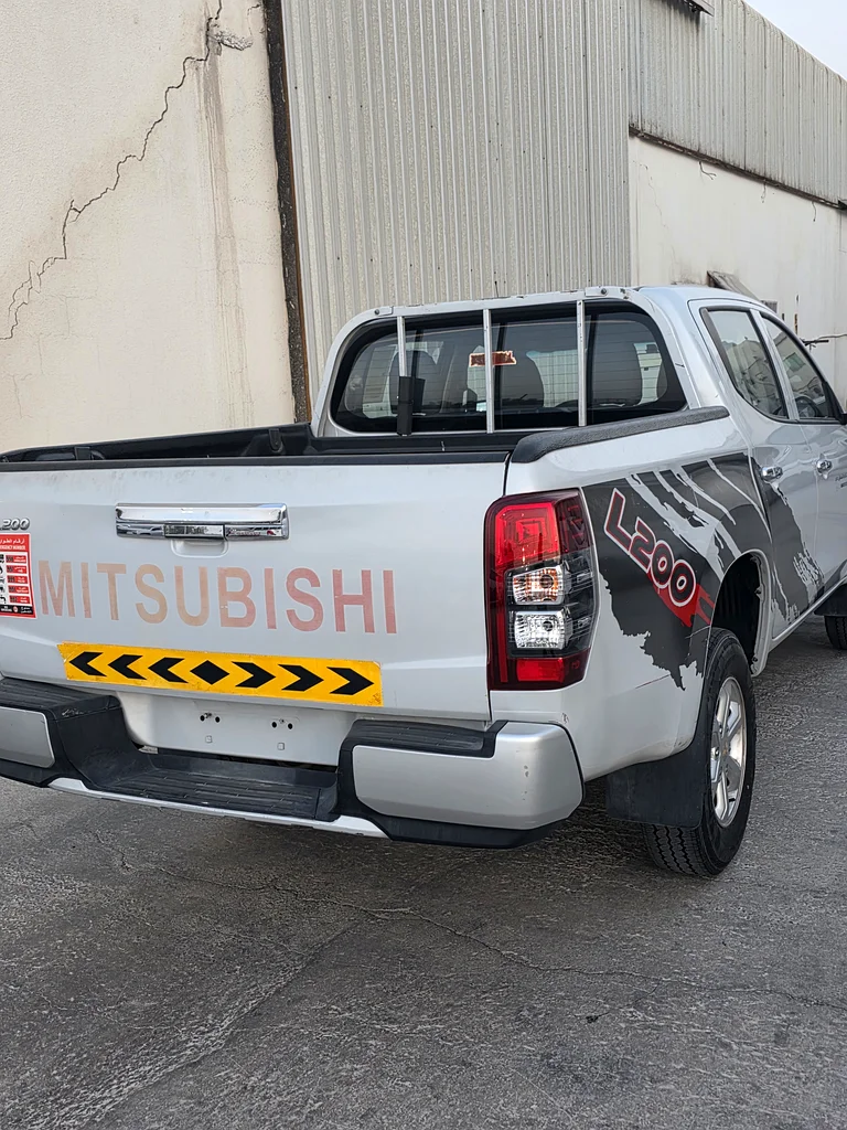Mitsubshi L200/4×463398590657794113