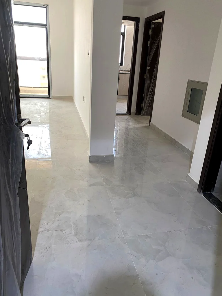 الجروف 3 - غرفة نوم واحدة، وصالة، وحمامين مع بلكونة، أول ساكن، بسعر 32 ألف63714266768001111