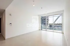 Corner Unit | Modern Apt | Canal Views | Mid Floor
